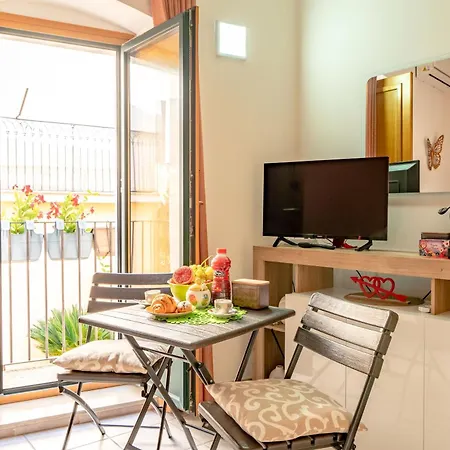 Bed & Breakfast Martini 11